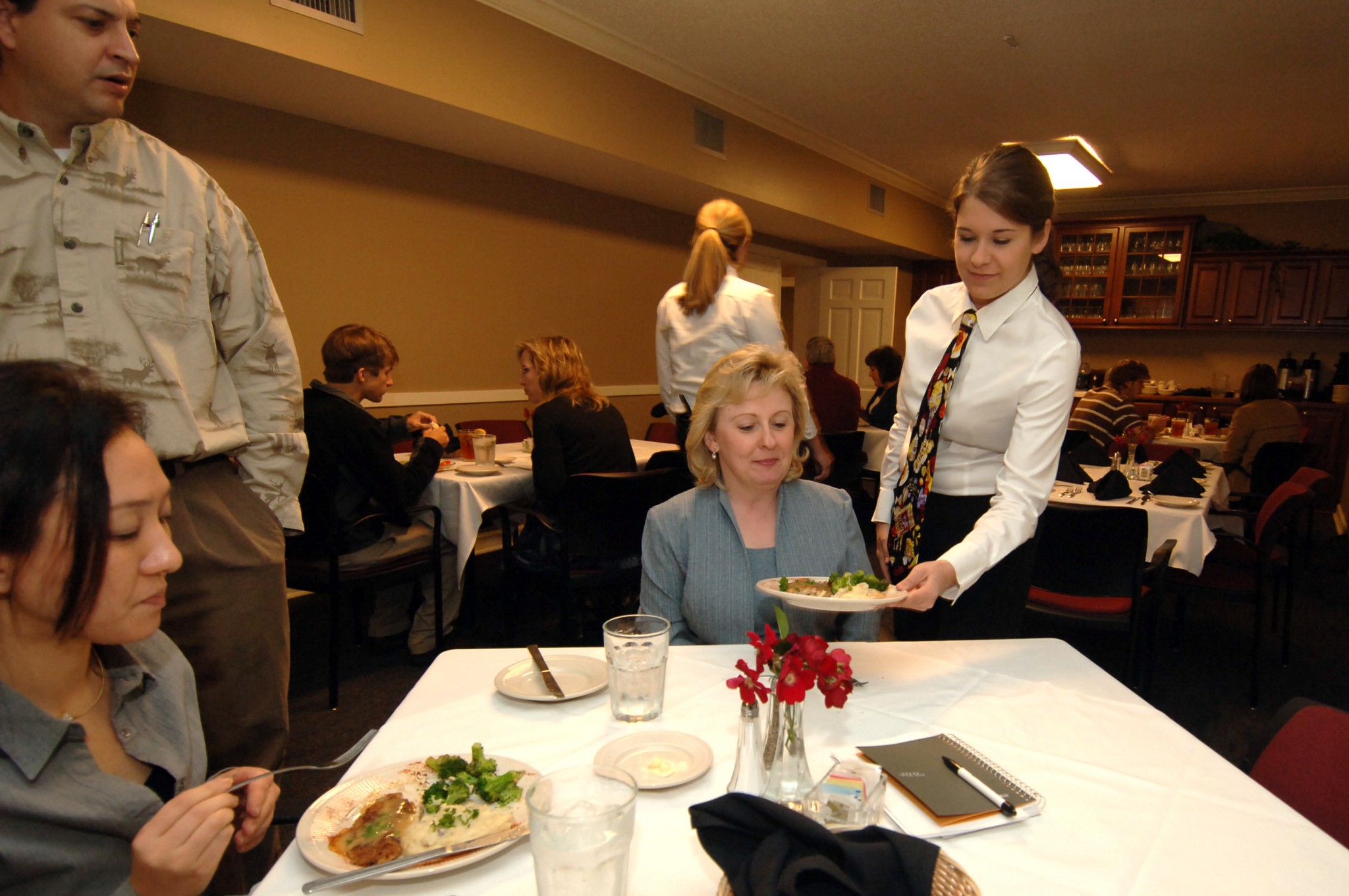 Lenoir Hall dining